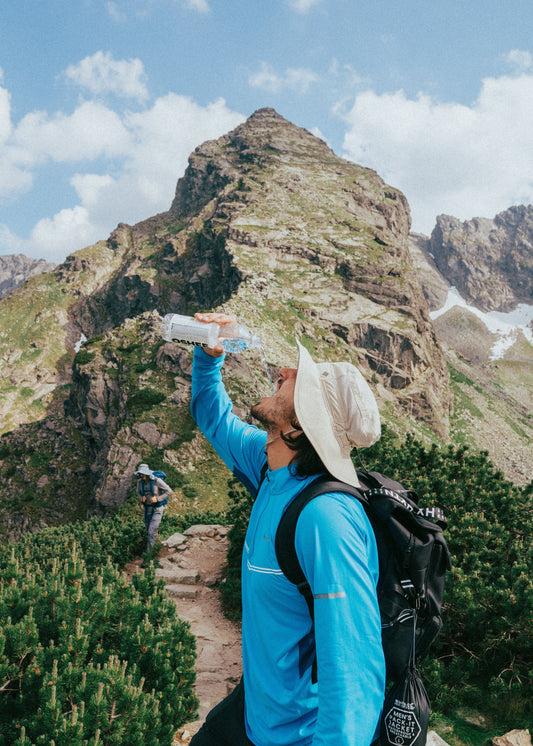 Hydratation en camping et randonnée : Le guide complet pour rester en forme en plein air